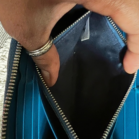 Beautiful rare blue MCM Visetos wallet - Picture 9 of 13